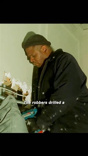 Trapped With Poison Gas — She Made a Decision in 3 Seconds.