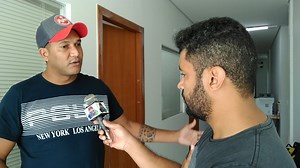 86K views · 1.5K reactions | Paulo Roberto Aires, 36 anos, se apresentou a polícia na manhã desta quarta-feira (06), ele confessou ter matado Carlos Alexandre Apis, e ter atirado contra Giovanni Santos, ele ressalta que se sentiu ameaçado pois a vítima forçou a entrada em sua casa. A esposa de Paulo tinha uma medida protetiva contra Giovanni, com quem foi casada. Paulo se diz arrependido. Veja a versão dele. | Tv Web Primavera do Leste Online | Facebook