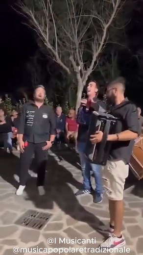 "La partenza" - Canzone della tradizione abruzzese per la serenata agli sposi 🎶💃 🎥 I Musicanti 🎹🎶 | Musica Popolare Tradizionale