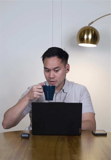 Kerja seharian tuh banyak distraksinya, dari meeting satu ke meeting yg lain, pindah tempat, pindah fokus. Gue cuma butuh satu alat yang bikin semuanya jalan lebih simpel, bisa connect all devices, baterai awet, yaitu HUAWEI FreeClip 2! Nyaman dipakai lama, tetap aware sama sekitar, dan call tetap jelas. HUAWEI FreeClip 2, Never Feel, Never Fall! Oiya buat yang mau dapet FreeClip 2 secara gratis bisa ikutan challenge Never Feel Never Fall, periodenya 9 Januari - 9 Februari. Info lengkapnya bisa 