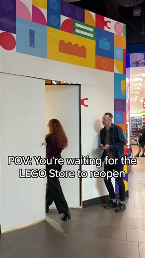Waiting for the LEGO Store Broadway to reopen | LEGO Certified Stores Australia & New Zealand