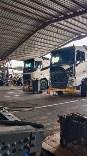 Hari Krishnan | VOLVO BRAKE CALIPER REPAIR 💥#saudia #mechanic #pravasi #mercedes #mallu #jeddah #kerala #kollam #naqleen_company #volvotrucks #vlogger | Instagram