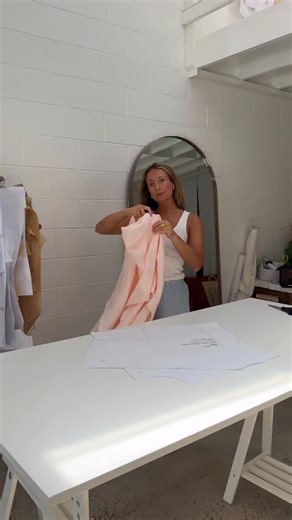 Sewing with Solana on Instagram: "sometimes the simple sewing projects & patterns are the best 💘 I used the Molly Shirt Sewing Pattern and added 10cm length & the fabric is from linen dream shop on Etsy and they give me a little discount code for you: sewingwithsolana"