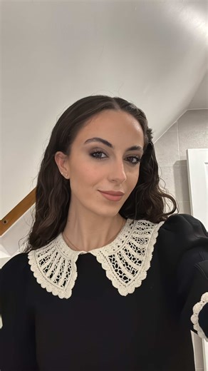 Maquillage parfait mais faut TRUST THE PROCESS 😂🫣 . . . (Montage ULTRA RAPIDE donc soyez indulgent svp 😂) @Hourglass Cosmetics crayon gel marron @Haus Labs Anticerne / blush Glassy Cayenne @L’Oréal Paris mascara rose gold @M·A·C Cosmetics blush Harmony @Pat McGrath Labs poudre under eye blanche @charlotetilbury crayon noire / rouge à lèvre pillow talk @Deborah Milano crayon à lèvre 02 @medicube global crème triple collagène @REFY gel à sourcil @milkmakeup base hydrogripp @Maison Perrier Franc