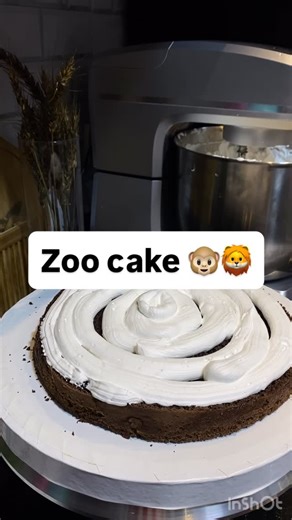 TOMY'S BAKERY on Instagram: "Zoo cake 女"