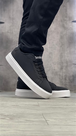 ‎مستر کتونی / کفش / کتونی / کتونی اسپرت‎ on Instagram‎: "گرون نخر❌ سایزبندی ۴۱ تا ۴۴ تقدیمتون میشه ۵۸۸/۰۰۰ دقیقا همونیه که بالای یک میلیون باید بخری ولی تو پیج ما این خبرا نیست😉 بهترین کیفیت با کمترین قیمت تقدیمتون میشه🩵 ‏‪@mrkatooni.co‬ کد محصول در سایت : 1200 ‏www.mrkatooni.com⁩ #کتونی #ونس #ونس_مردانه #کتونی_مشکی #ونس_مشکی #استایل_پاییزه"‎