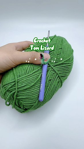 Crochet Tom Lizard Keychain — Cute Amigurumi Idea