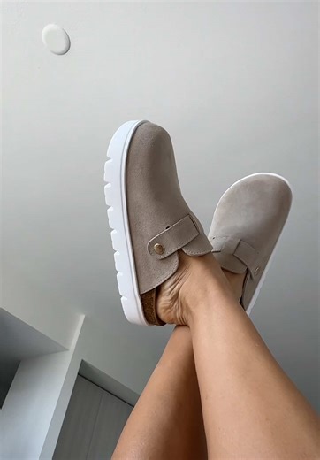 Discover Comfort with Project Cloud Women’s Leather Clogs