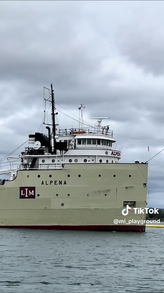 The oldest sailing freighter currently on the Great Lakes. The Alpena. #alpena #steamship #freighter #boatnerd #saultstemarie