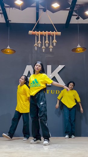 3.2K views · 67 reactions | #dance #dancer #dancereels #dancevideo #dancelife #dancecover #danceindia #danceclass #danceplus #dancegoals #dancemusic #bollywooddance #danceworld #dancebattle #dancemoves #dancetime #dancepractice #dancefloor #dancer #dancers #dancersworld #danceworldwide | trendi.dance.reels | Facebook