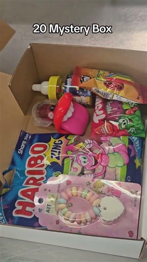Packing a Mystery Lolly Box