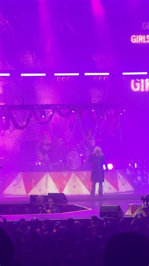 Motley Crue Ameris Bank Amphitheatre Atlanta concert highlights