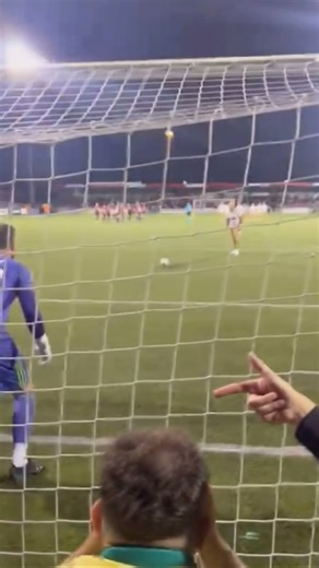 INCREDIBLE MOMENT semi-pro side Caernarfon Town qualified for the next round of the Europa Conference League, beating Crusaders on penalties. Welsh Premier League club from a town of just 9,800 and will now take on Polish giants Legia Warsaw. 💚🏴󠁧󠁢󠁷󠁬󠁳󠁿 | Men In Blazers