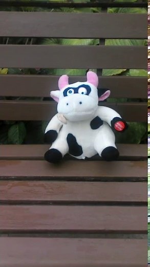 ChinaFake shaking Laughing Cow toy
