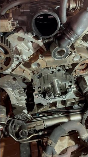 Range rover sport TDV6 engine oil pump | oil leak problem