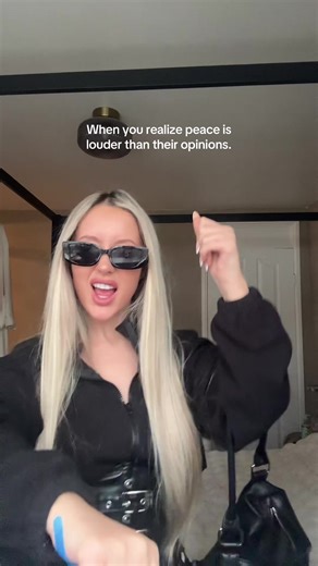 Lauren_Collins (@laurencollinns)’s videos with No One (People keep talking, they can say what they like) - Alicia Keys