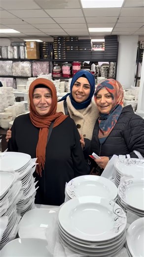 DefneSare Mutfak Eşyaları on Instagram: "Müşteri memnuniyeti. ‼️Mağazalarımızda kesinlikle seramik satışı yoktur. Hepsi saf ve orijinal porselendir. 📌Paylaştığımız bütün ürünler, 9 şubemizdede mevcuttur. İstanbul dışı kargo için: www.defnesaremutfak.com 📌Merkez şube SULTANGAZİ:50.yıl Mah. 2095 Sokak No:27 SULTANGAZİ 📌Şube 1 ÜMRANİYE: Altınşehir Mah. Şenel Caddesi. No:77 ÜMRANİYE İletişim tel: 0532 254 40 47 📌Şube 2 ESENYURT: Güzelyurt Mah. Ertuğrul gazi Caddesi. No:25 ESENYURT İletişim tel: 