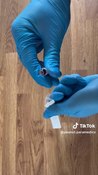 How to Open a Medicine Vial Safely and Effectively