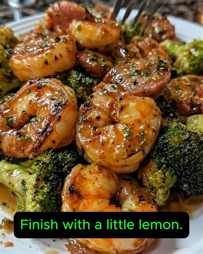 I made this tonight — ready in 15 minutes Keto Shrimp, Sausage & Broccoli Skillet 🍤🥦 Bold flavor. Low carb. Ready fast. would you add more lemon or keep it simple? #keto #highprotein #quickdinner | Kristina Recipes
