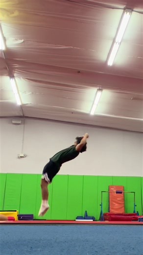 Quick Sesh Before Work: Tricking & Flips