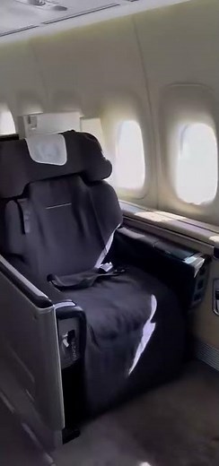 Inside Lufthansa Boeing 747-8 First Class ✈️Pure luxury in the sky #lufthansa #firstclass #aviation