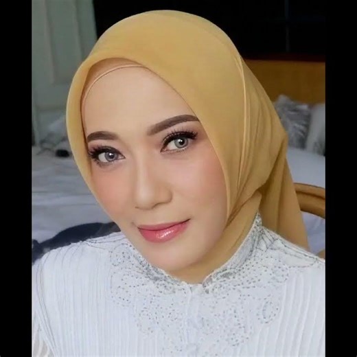 Merry Andani's 'Mandarin' style voice from Bandung was popular in the 90s with her 'Disco Remix' ...