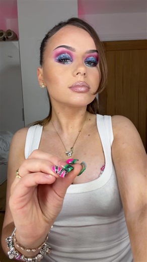 Makeup Tips Inspired by Alice in Swagland