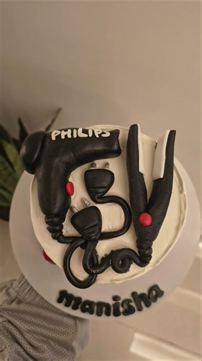 Makeup theme cake #latestcakedesign, #makeupcake #makeupcake #makeup #cakeforgirls #birthdaycake