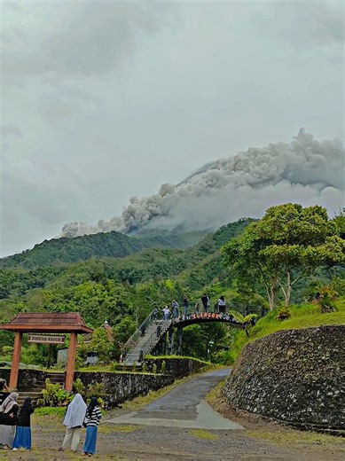 Aktivitas Gunung Merapi di Bukit Klangon