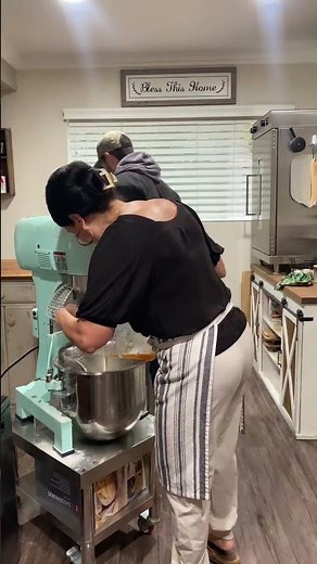 How Much Should You Charge? Home Bakery Pricing Explained Clearly