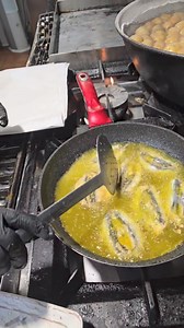 856K views · 17K reactions | La Chica  nos prepara Boquerones rellenos con Gambas Paso a Paso Ingredientes: 1 Kg de boquerones (que sean grandecitos) 4 dientes de ajo 1 rama hermosa de perejil 2 huevos Gambas al gusto pan rallado Sal | Restaurante el Peñon | Facebook