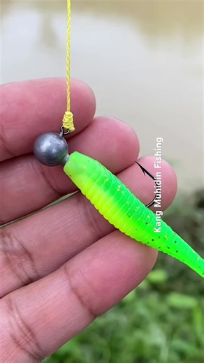 Essential Fishing Tips: How to Tie Bait with Weight