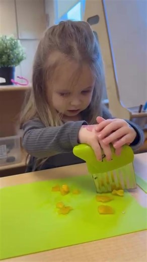 Snack Time got Creative 🍎 Our children explored fruits in a hands-on way by using different cutters to slice and shape pieces, then turning them into playful “fruit people.” Along the way, children practiced coordination, focused attention, and creativity. 🍎🍓 Activities like this help strengthen fine motor skills, encourage independence, and make everyday learning feel fun and meaningful. 💛 #BrightPath #BrightPathKids #LearningThroughPlay #HandsOnLearning #FineMotorSkills
