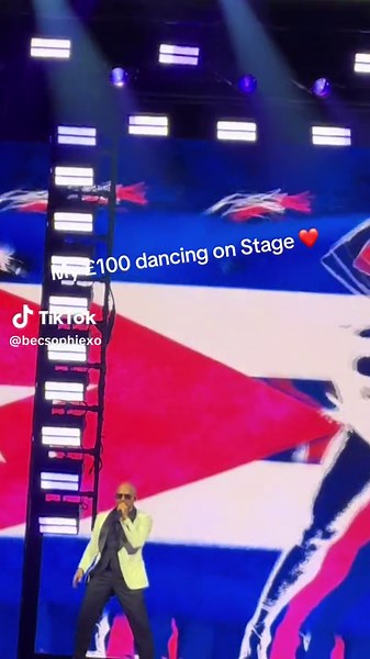 Pitbull was classs ❤️ #pitbull #pitbulllondon #dancing #mrworldwide #305 #trend #fyp #o2arena @Pitbull #mr305 #moneywellspent