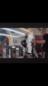 Baby Borseggiatore deruba una coppia di poliziotti di Taiwan in vacanza a Roma #pickpocket #metro #roma | Scuola di Botte