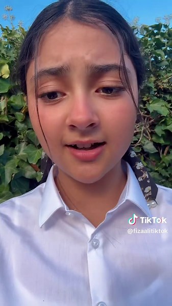 When your neighbour has a fruit garden… 😭🍎🍐” “And you have NO self-control 😂 #P#PakistanReelsU#UKReelsP#PakistaniInUKB#BritishPakistaniD#DesiInUK