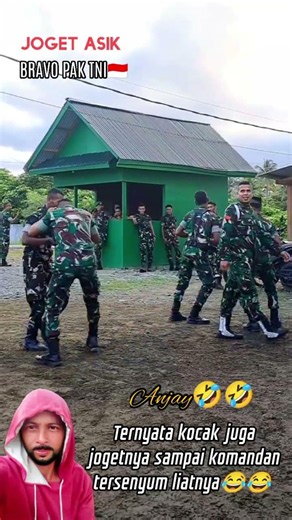 Ternyata kocak juga jogetnya Sampai komandan tersenyum liatnya #shorts #dance #hiburan