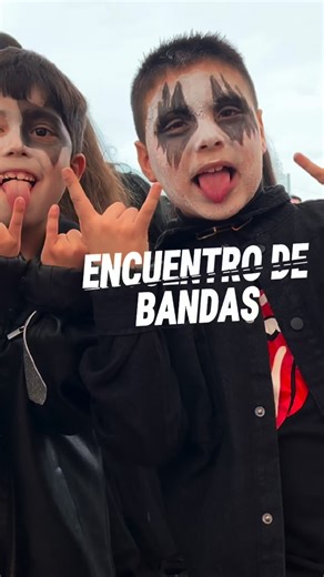 Aún seguimos vibrando con lo que fue el Encuentro de Bandas Rock al Patio en el Colegio Santa María de Maipú, una jornada llena de música, colaboración y aprendizaje que rompió la rutina escolar y nos recordó algo esencial: 👉 la música es parte fundamental de la educación y del crecimiento de cada estudiante. Gracias a todos los que fueron parte de esta experiencia:bandas, profesores, estudiantes y a la comunidad que lo dió todo 🤘🏻⭐️ | Rock Al Patio
