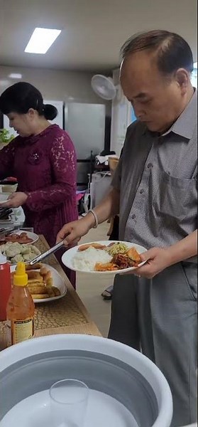 주일예배 마치고 식사시간 성도의교제