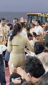 Beach Clean Up❤️. . . #amrutafadnavis #akshaykumar #tahirjasus | tahirjasus