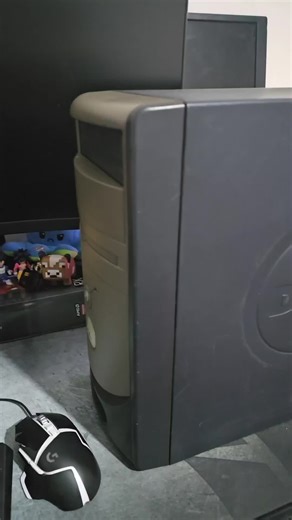 Turning on the dell windows xp machine for the first time! #dellpc #fyp #windowsxp #oldpc #pcbuild #retropc #intelpentium