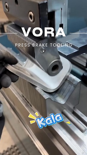 ✅Press Brake Tools Manufacturer 🔥 【Semi-Circular Thick Plate Bending 30mm Thickness Capacity｜Military Precision｜Zero Defects】 ✔️1000-Ton Pressure Control · 4000kN system with 32-point compensation · 30mm carbon steel perfect arcs (±0.1mm) ✔️AI Springback Cancellation · Predicts 12 steel types' springback · Auto over-bend calculation (±0.2°) ✔️Multi-Layer Die Structure · Core: Primary 42CrMo4 steel (HRC58-60) · Wear layer: Tungsten carbide coating · Protection: Polyurethane buffer ‼️Please conta