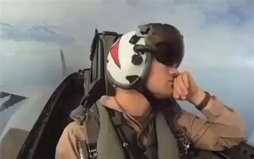 舰载机飞行员：唉~上班好无聊！~~~