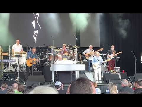 Watch Footage From Brian Wilson's Final Live Performance