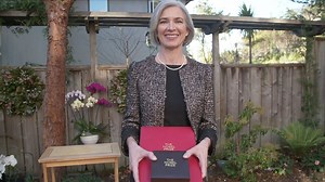VIDEO: Nobel Prize Medal Presented to Jennifer Doudna at her Berkeley Home