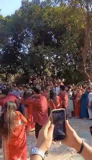 bondhu tui local bus..#hilightseveryonefollowerseelsfypシ゚viralvideo@followers cityan view. | Dreams Of Valu