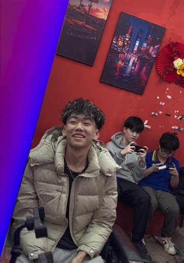 Curly Fringe Blowout Taper: A Perfect Style Guide