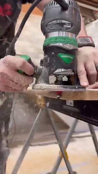 198K views · 978 reactions | PERFECTION. This stair landing will never squeak! Best part is that we used Zero screws to put it together. #remodel #construction #homerenovation #realestate #design #entrepreneur #interiordesign #hardwork #woodworking #renovation #homedecor #tools #diy #carpentry #work #asmr #designer #homemade #engineering | WINNI | Facebook