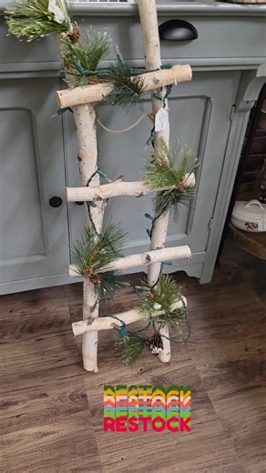 I did a restock at my booth at Rustic 2 Refined Time to go shopping🛒 | Michelle's farmhouse flips