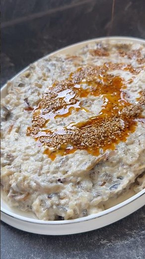 Cremiger Auberginen-Dip mit karamellisierten Zwiebeln – perfekt als Grillbeilage